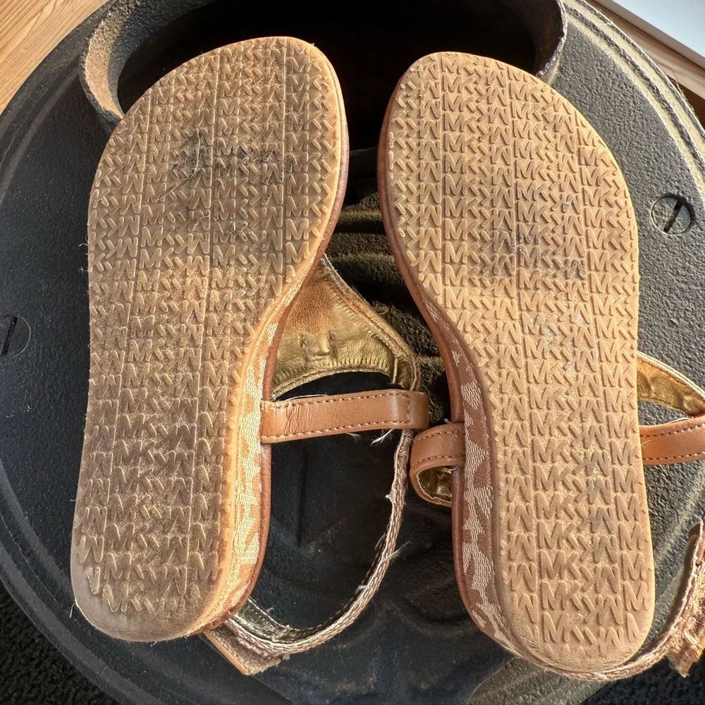 Michael Kors Gold Girls Size 8 Wedge Sandals